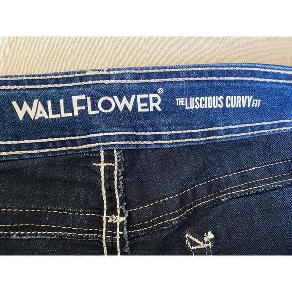 WALLFLOWER LUSCIOUS CURVY FIT INSTA STRETCH BOOTCUT JEANS 20 SHORT NWT - Picture 6 of 10